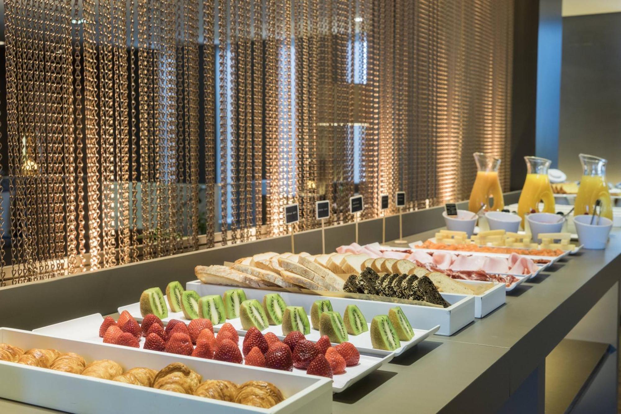 Ac Hotel Ciudad De Sevilla By Marriott Экстерьер фото