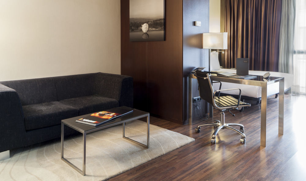 Ac Hotel Ciudad De Sevilla By Marriott Экстерьер фото